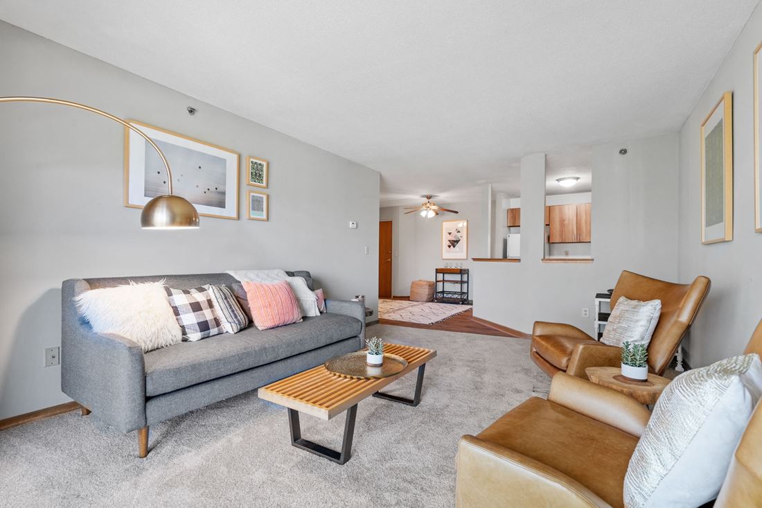 Minnetonka Hills Apartments photo